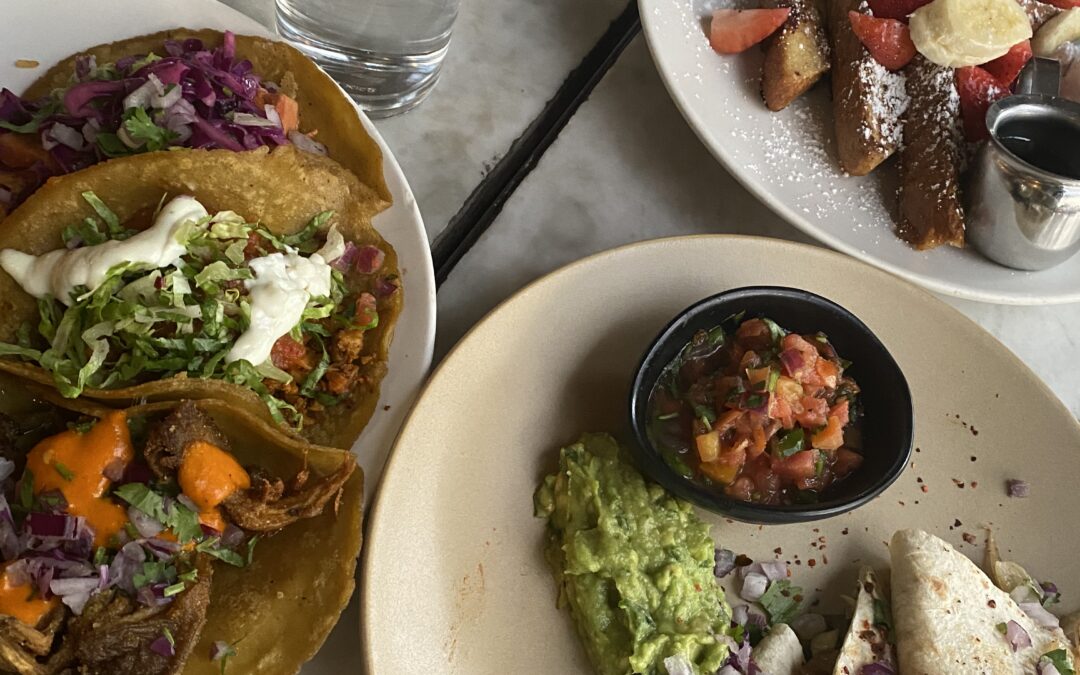 🍳 Top Brunch Spots in Destin for Mimosas and Memories